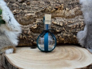 Glazen fles met blauw leer houder M