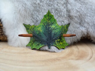 Leren haarpin groene esdoornblad L