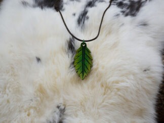 Leren ketting groene berkenblad