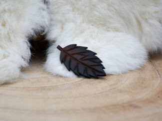 Leren speld donkerbruin berkenblad
