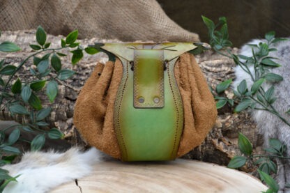 Leren buidel met mosgroene esdoorn blad met poofy suéde - Afbeelding 2