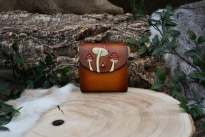 Leren Foraging Bag lichtbruin met paddenstoelen