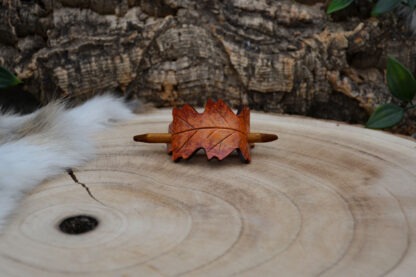 Leren haarpin oranje blad S